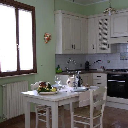 Nyaraló Cozy Con Giardino E Posto Auto, 5km Dal Mare *