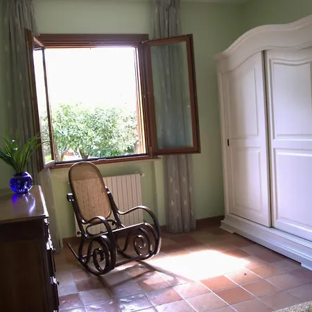 Cozy Con Giardino E Posto Auto, 5km Dal Mare Nyaraló *